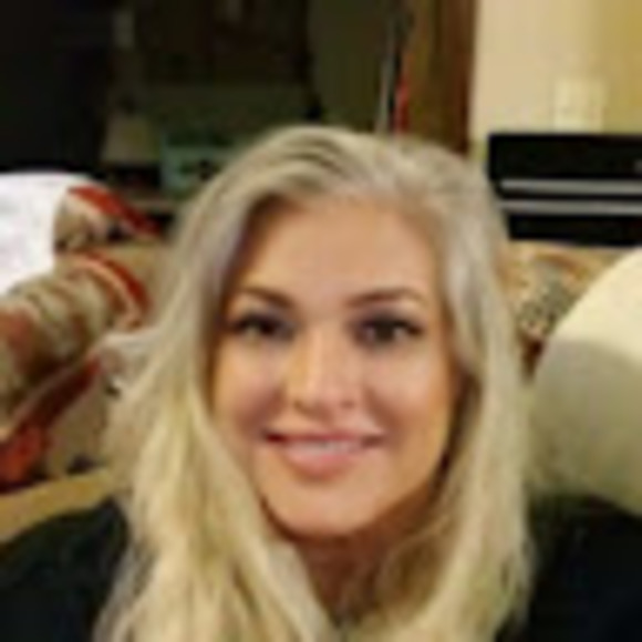 Meet your Posher, Lisa - Picture 1 of 1